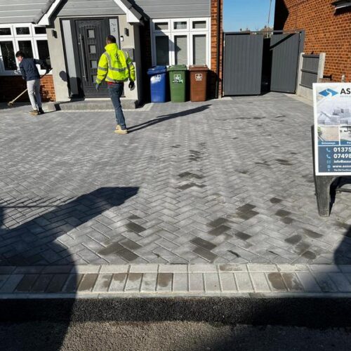 front charcoal block paved driveway side entrance 07