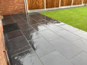 essex small patio garden turf02