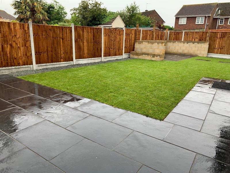 essex small patio garden turf03